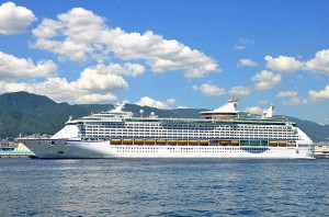 800px-Voyager_of_the_Seas-DSC9606